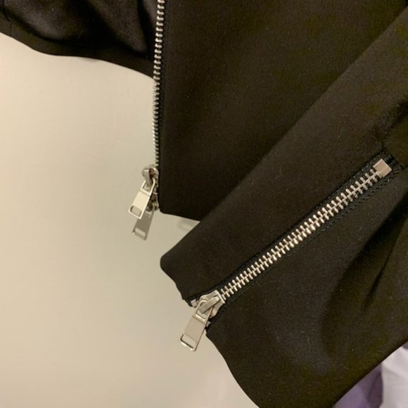 Simons exclusive Contemporaine Simons size 2 black dress jacket silver zipper - Picture 9 of 10